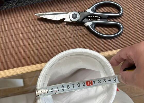 工業用フィルターバッグ 水と油を排泄する針フェルト 優れた化学耐性と高断裂強度
